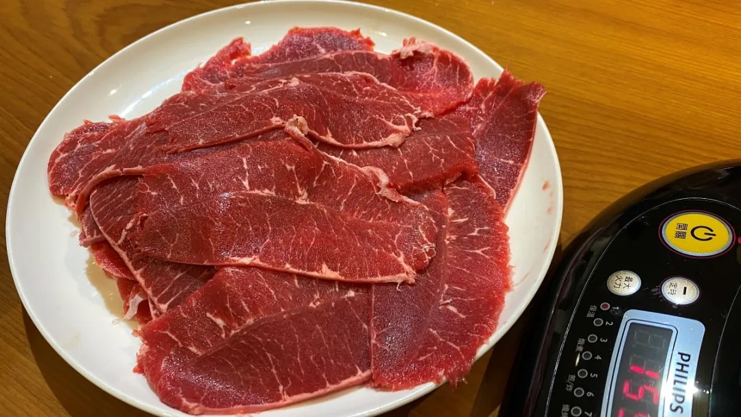 Costco打疫苗,西班牙火腿,压缩储备粮,Costco猪肉脯,西柚杯,冰糖燕窝,麻薯红豆冰淇淋,鲜虾云吞面,Bibigo的饺子,蟹球丸子,牛肉馅饼,冷冻虾,鲜鸡蛋,牛肉片,PartyWings,冷冻蓝莓
