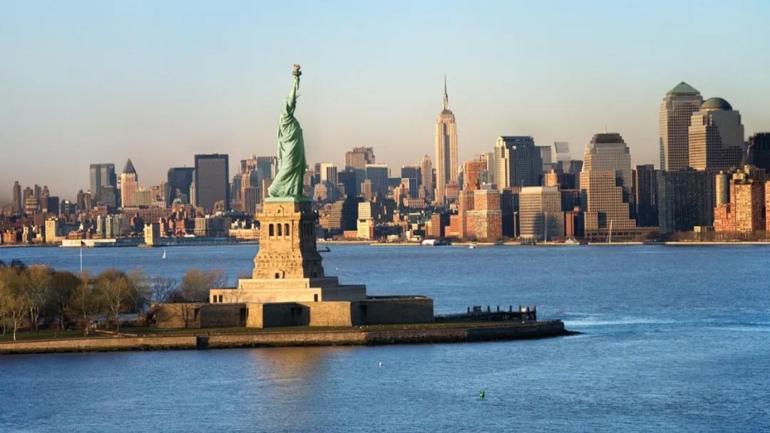 纽约,唐人街探案,纽约的一个雨天,西雅图,北京遇上西雅图,西雅图未眠夜,晚秋,波士顿,聚焦,心灵捕手,芝加哥,蝙蝠侠：黑暗骑士,芝加哥,洛杉矶,爱乐之城,不见不散,旧金山,当幸福来敲门