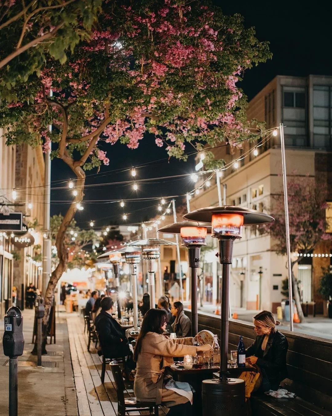 纽约,唐人街探案,纽约的一个雨天,西雅图,北京遇上西雅图,西雅图未眠夜,晚秋,波士顿,聚焦,心灵捕手,芝加哥,蝙蝠侠：黑暗骑士,芝加哥,洛杉矶,爱乐之城,不见不散,旧金山,当幸福来敲门