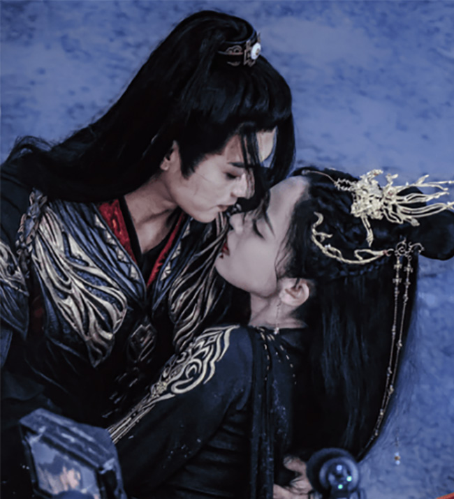 iTalkBB TV在线高清更新《雪鹰领主》剧照, 许凯拥抱古力娜扎